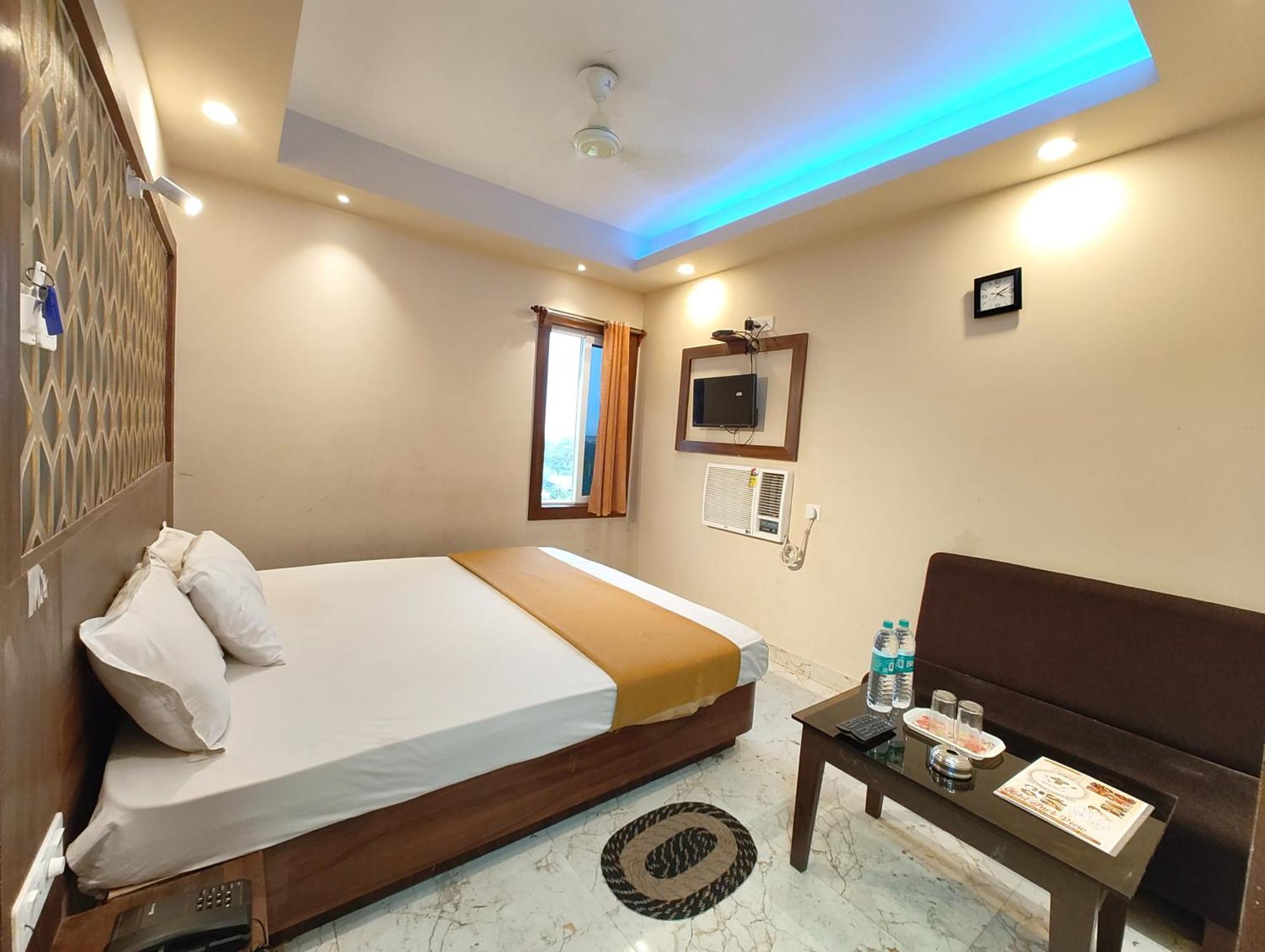 "Hotel Aradhya Puri"- Luxur- Room With Sea-View - Prime Location With Parking Facilities - Best Hotel In Puri Bagian luar foto