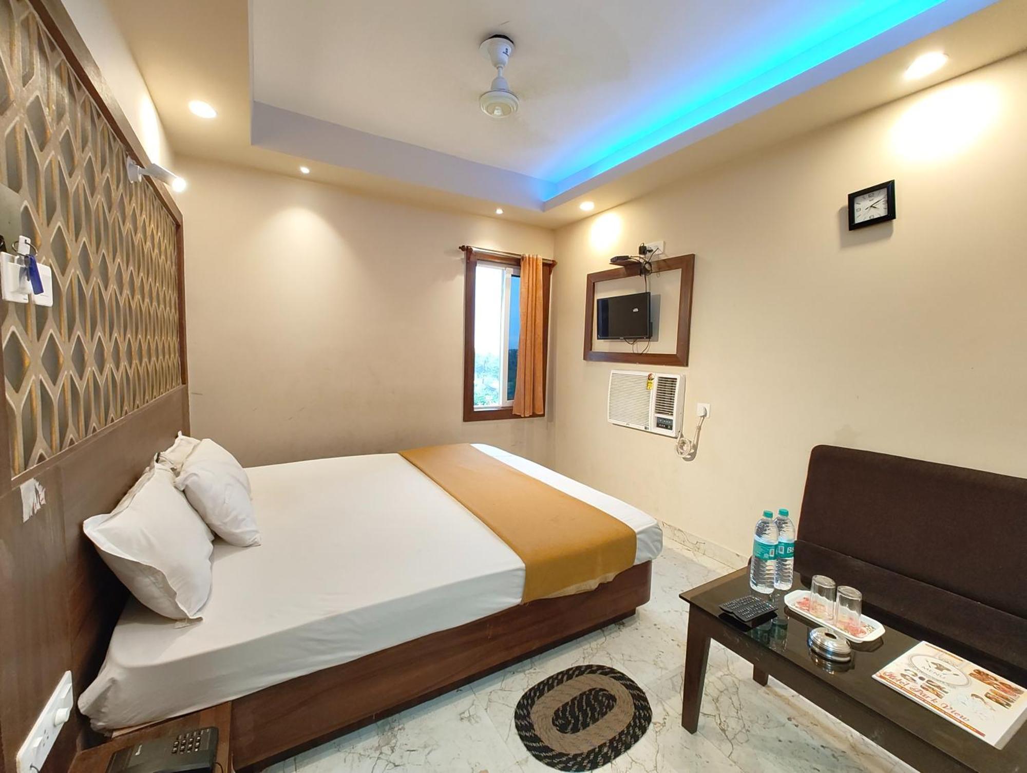 "Hotel Aradhya Puri"- Luxur- Room With Sea-View - Prime Location With Parking Facilities - Best Hotel In Puri Bagian luar foto