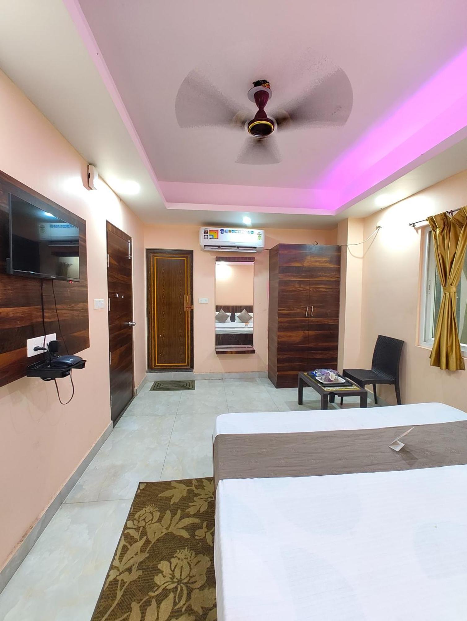 "Hotel Aradhya Puri"- Luxur- Room With Sea-View - Prime Location With Parking Facilities - Best Hotel In Puri Bagian luar foto