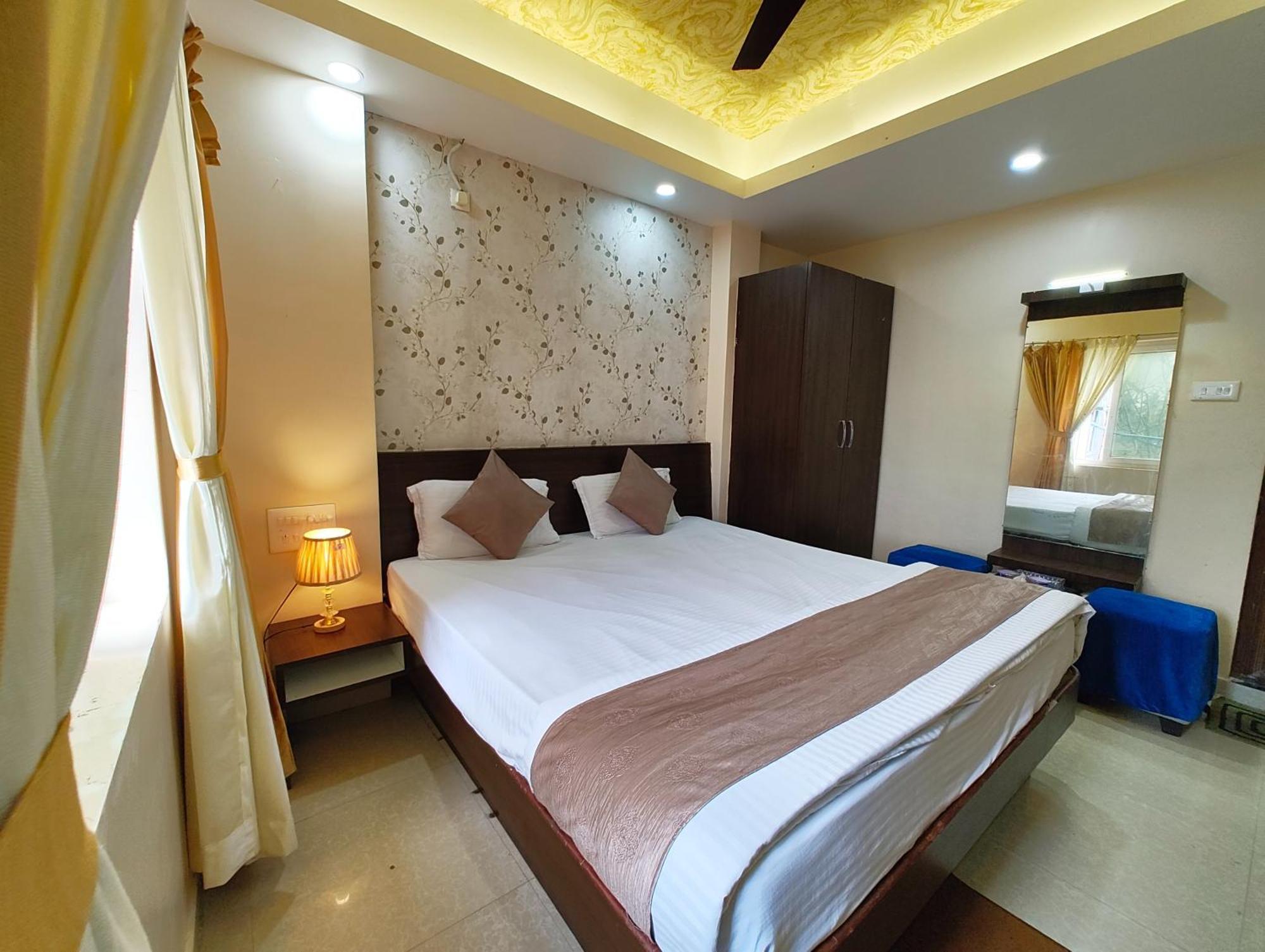 "Hotel Aradhya Puri"- Luxur- Room With Sea-View - Prime Location With Parking Facilities - Best Hotel In Puri Bagian luar foto