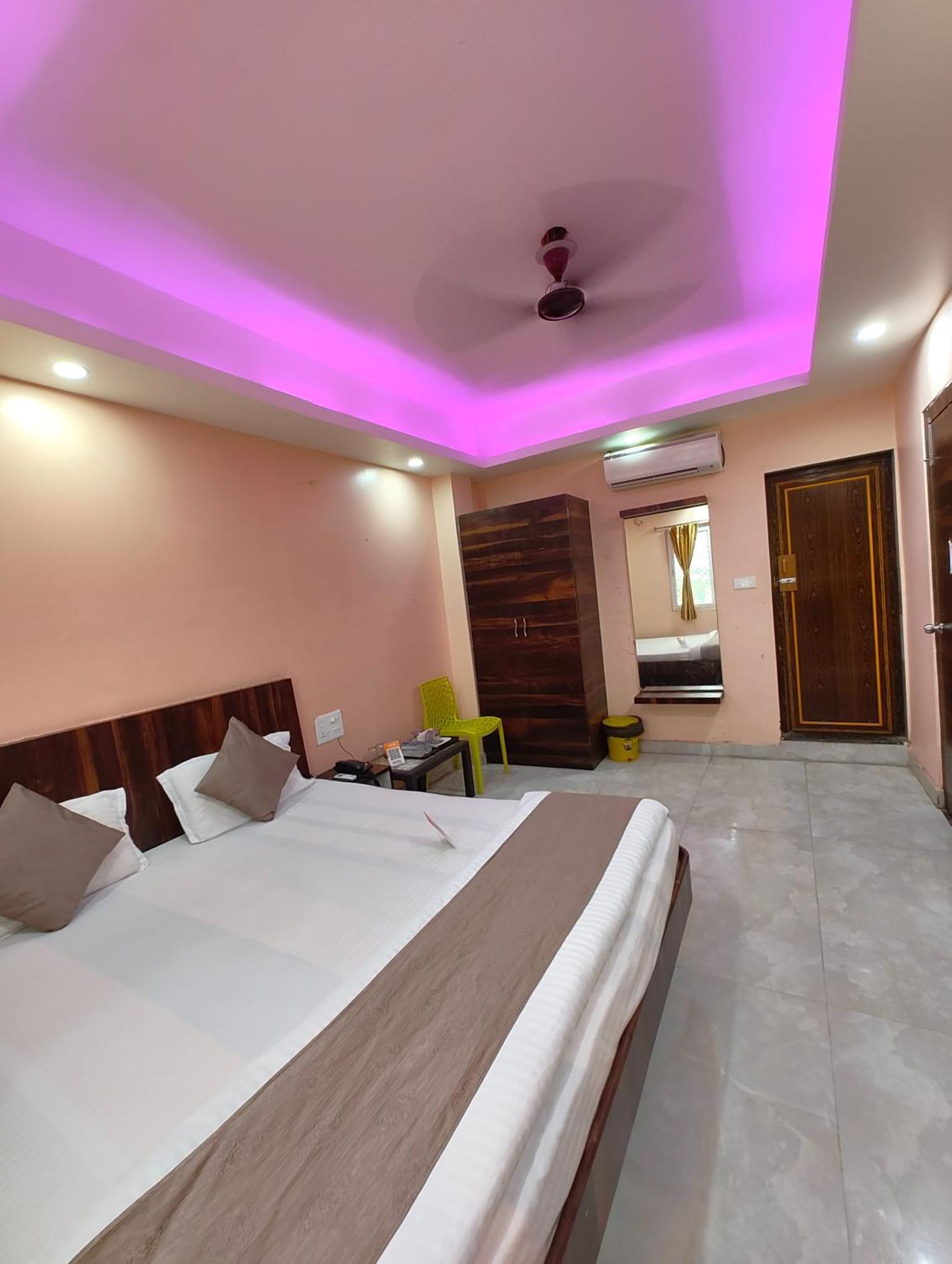 "Hotel Aradhya Puri"- Luxur- Room With Sea-View - Prime Location With Parking Facilities - Best Hotel In Puri Bagian luar foto