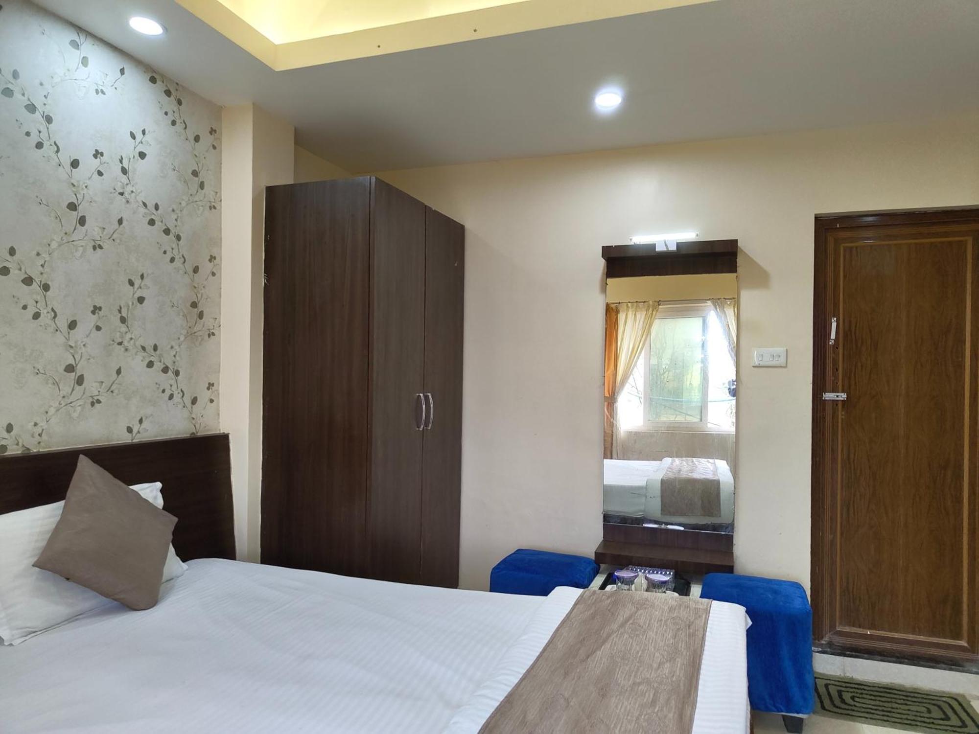 "Hotel Aradhya Puri"- Luxur- Room With Sea-View - Prime Location With Parking Facilities - Best Hotel In Puri Bagian luar foto