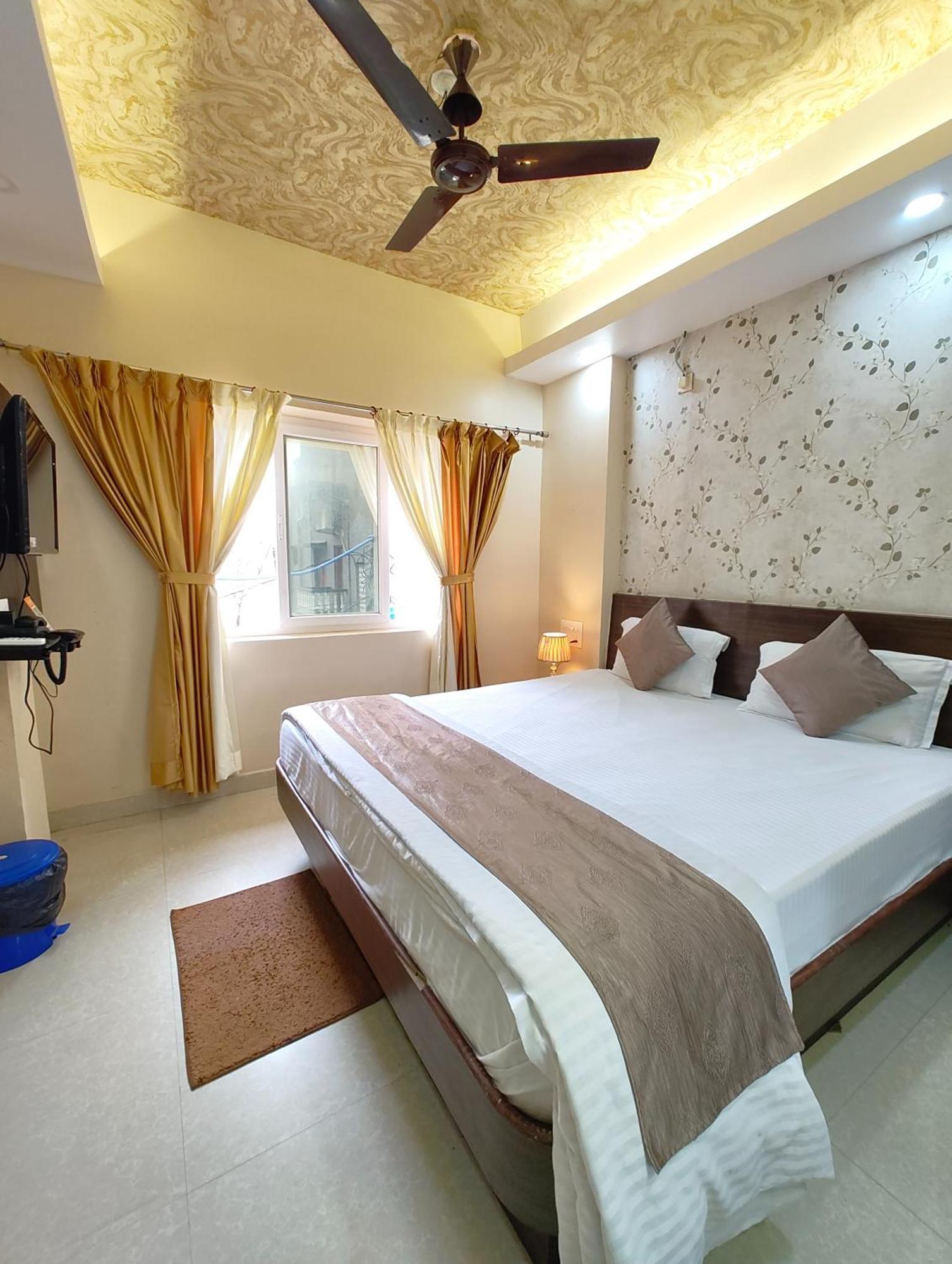 "Hotel Aradhya Puri"- Luxur- Room With Sea-View - Prime Location With Parking Facilities - Best Hotel In Puri Bagian luar foto